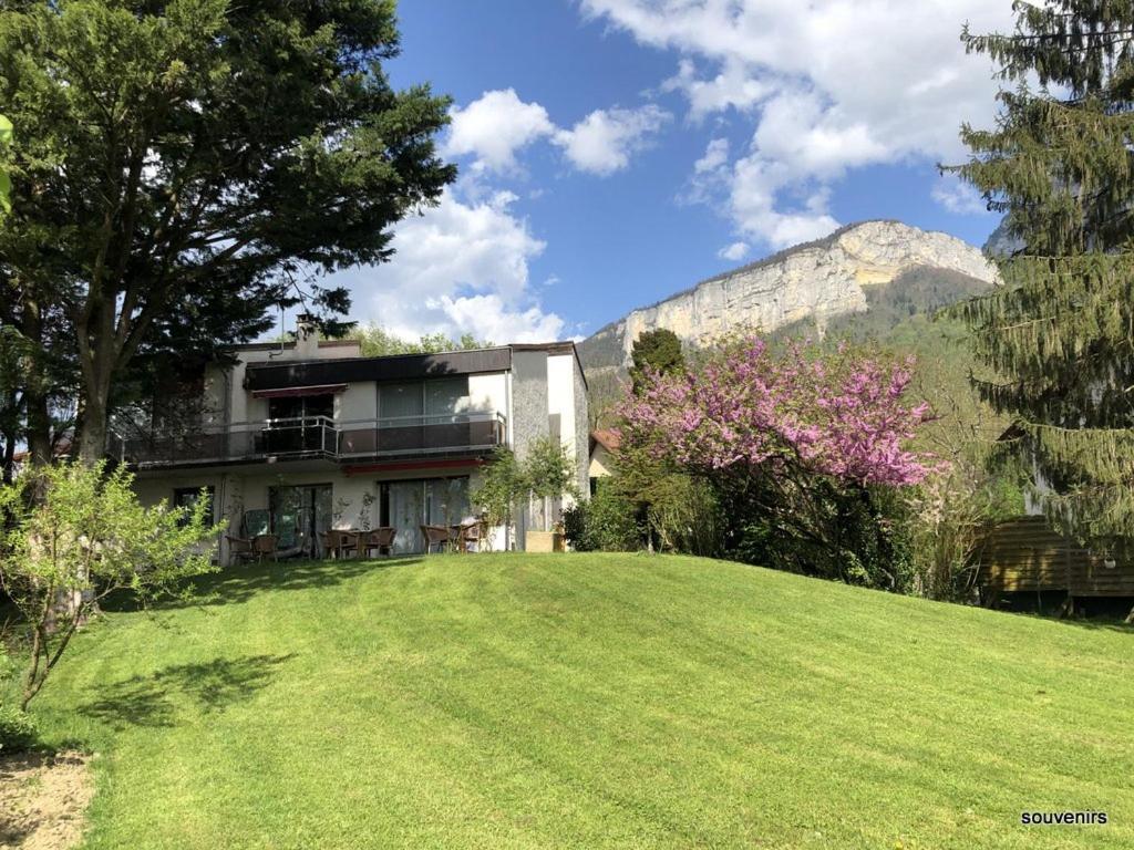 Au Pied Du Vercors Tout Est Permis La Riviere  Exterior photo
